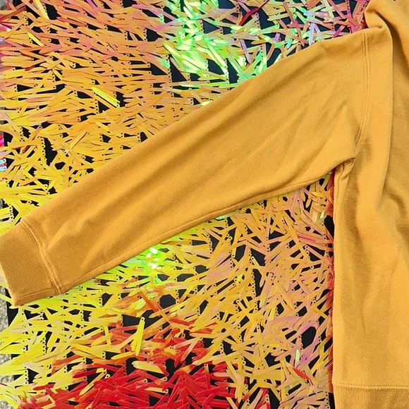 Long sleeve sweater with black Mickey Mouse emblem - Picture 5 of 6